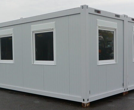2 Containers 20’ agencés + 4 Fenêtres + 1 Porte Neuf